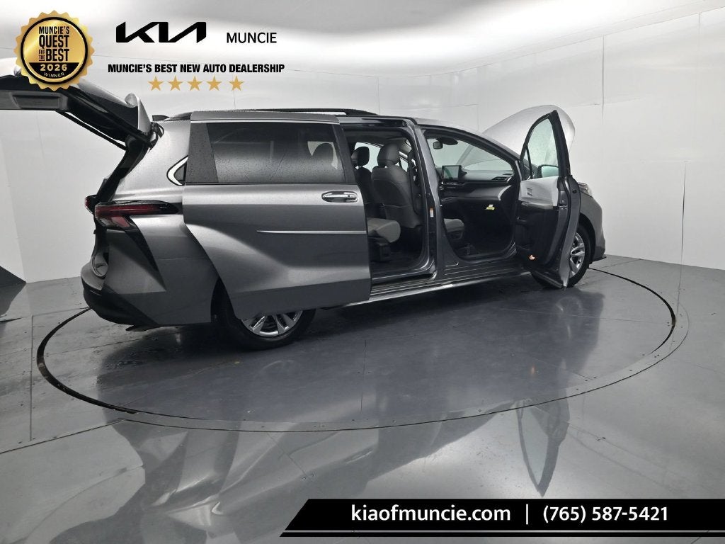 2026 Toyota Sienna XLE 7 Passenger