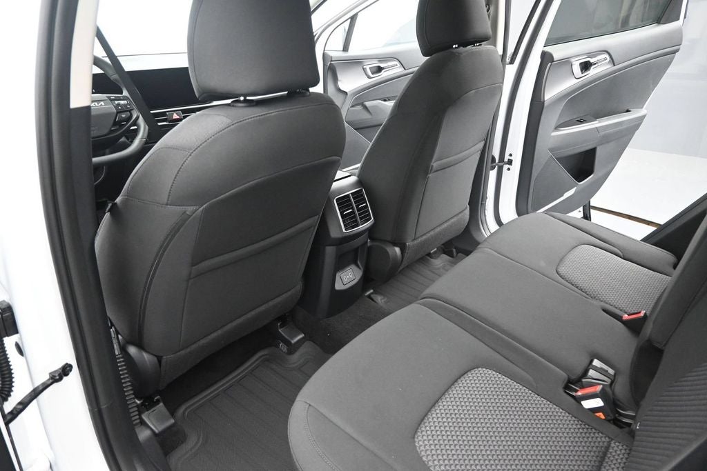 2027 Kia Sportage LX
