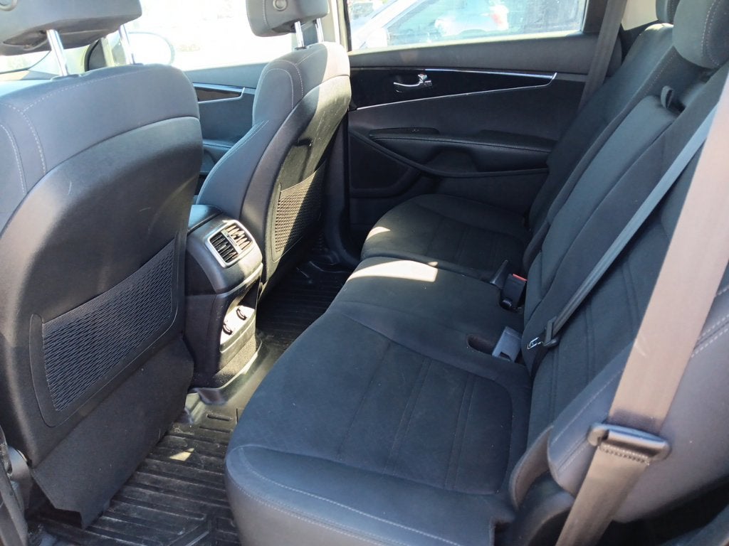 2017 Kia Sorento LX