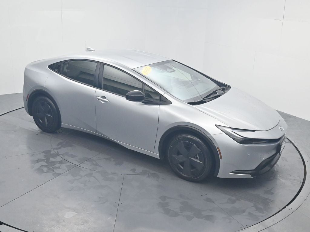 2025 Toyota Prius LE