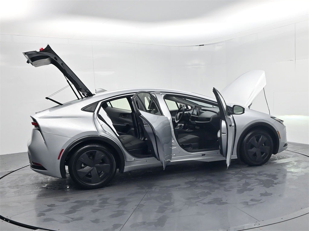 2025 Toyota Prius LE