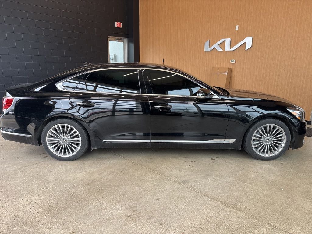 2020 Kia K900 Luxury