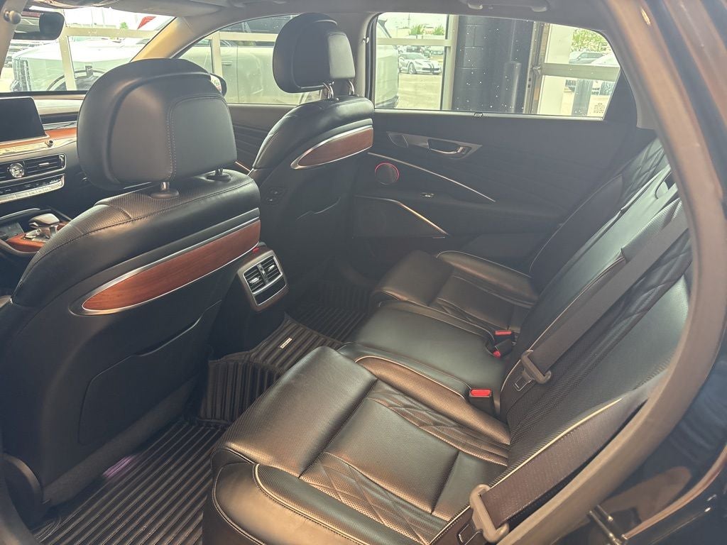 2020 Kia K900 Luxury