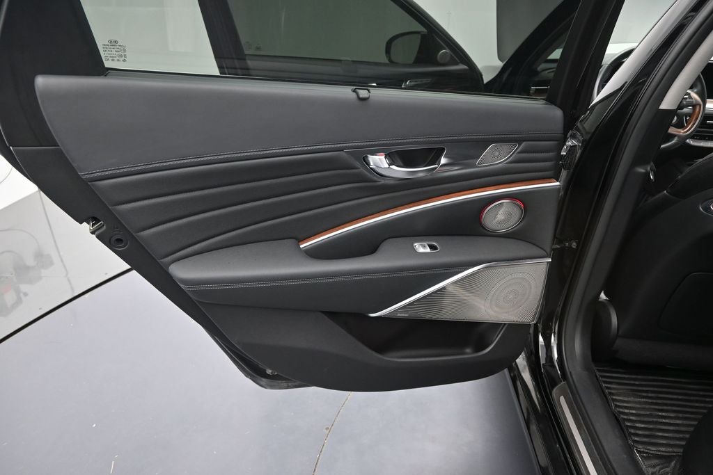 2020 Kia K900 Luxury