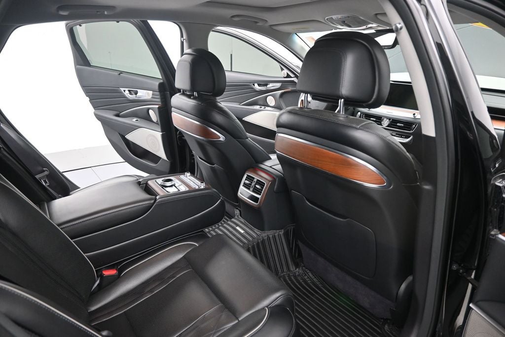 2020 Kia K900 Luxury