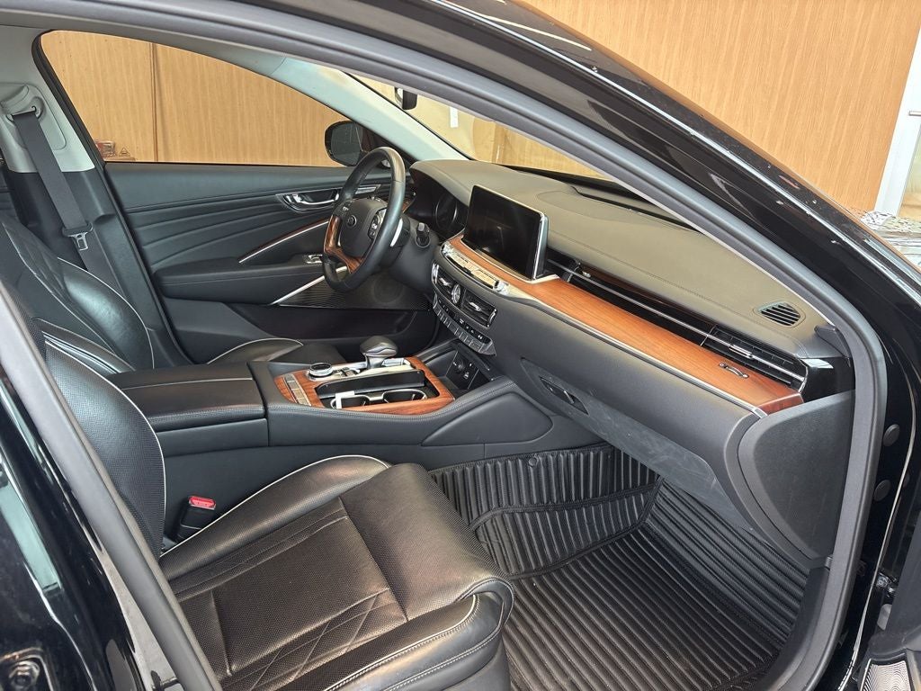 2020 Kia K900 Luxury