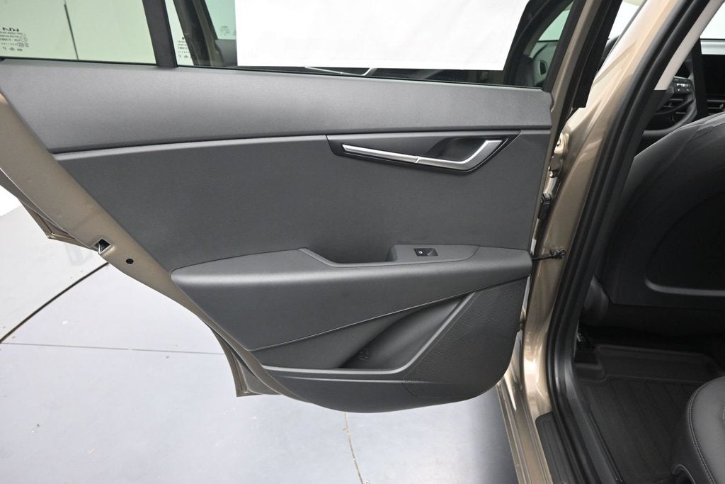 2027 Kia Niro LX