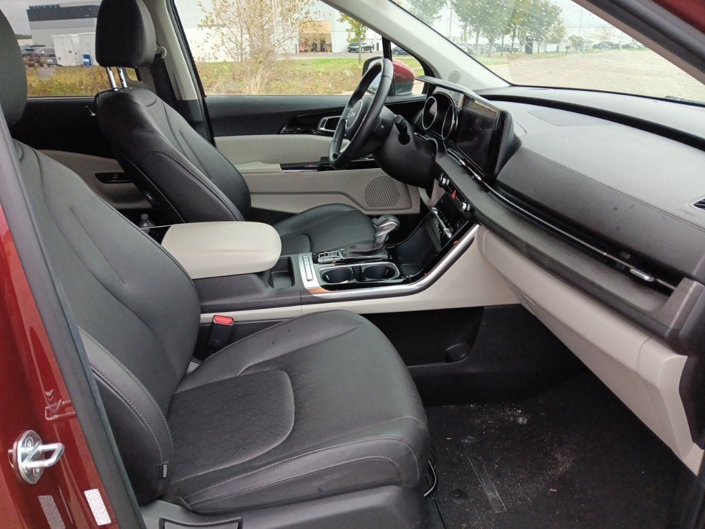 2023 Kia Carnival EX