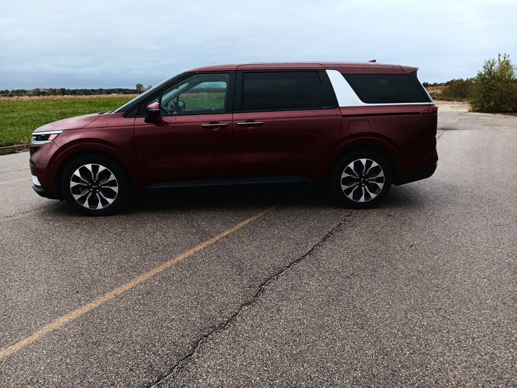 2023 Kia Carnival EX