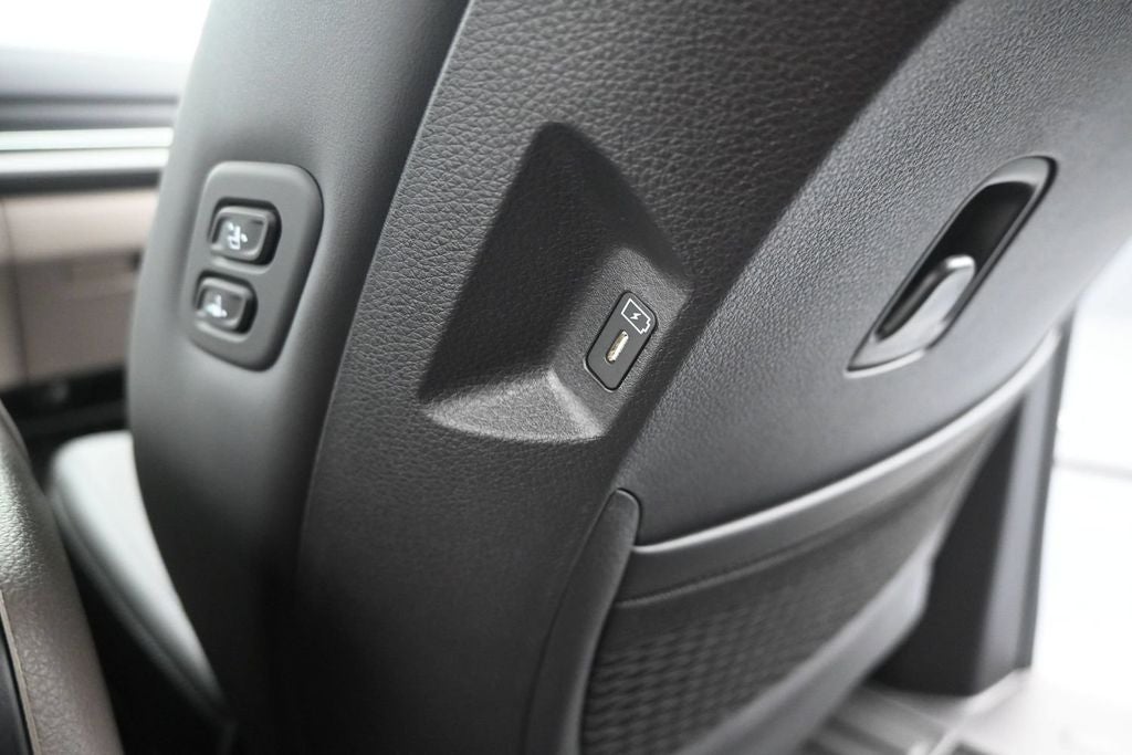2027 Kia Carnival EX
