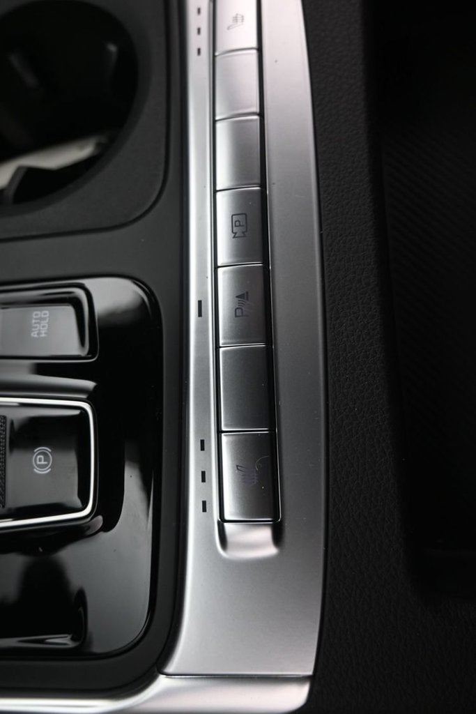 2027 Kia Carnival Hybrid EX