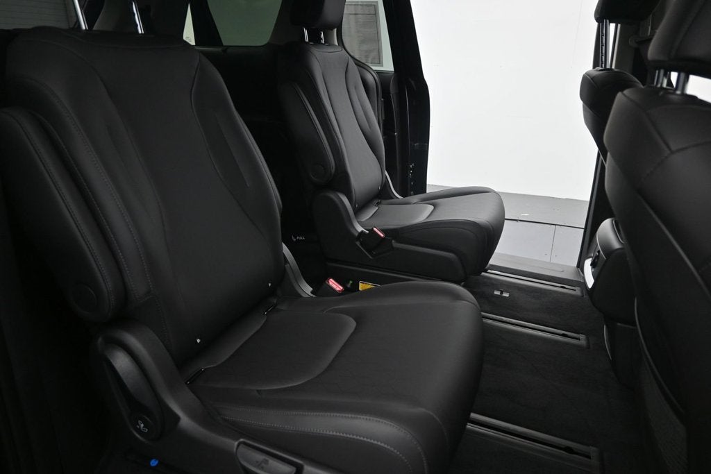 2027 Kia Carnival Hybrid EX