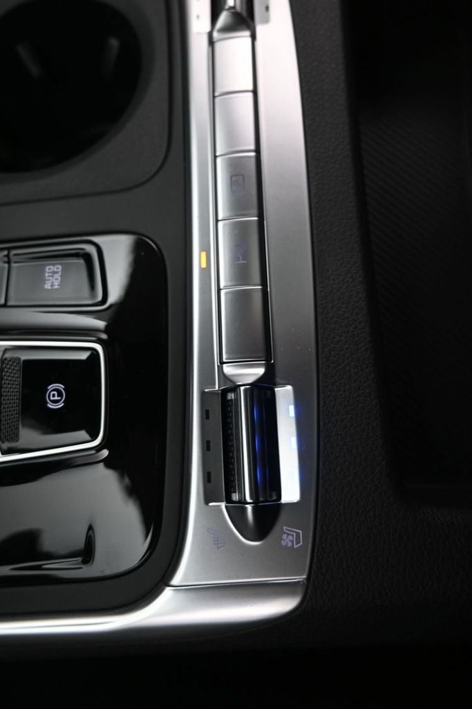 2027 Kia Carnival Hybrid SX