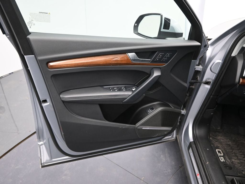 2023 Audi Q5 45 S line Premium quattro