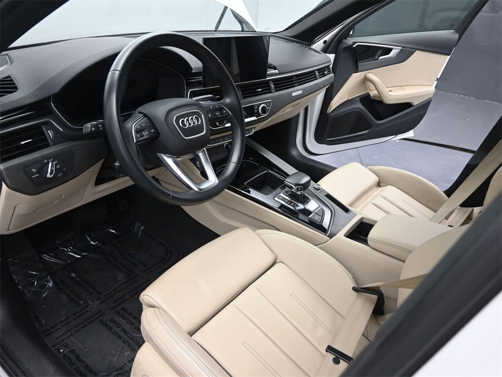 2023 Audi A4 45 S line Premium Plus quattro