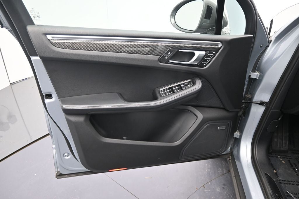 2024 Porsche Macan T