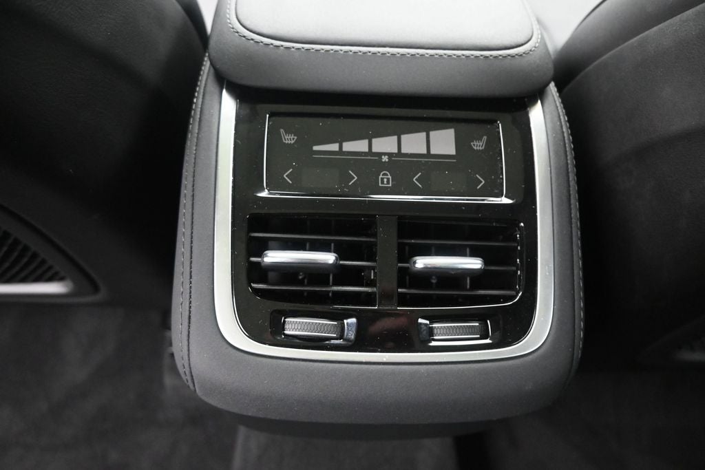 2025 Volvo XC90 B5 Plus 2025.5