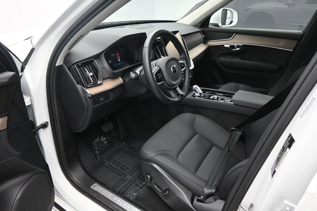 2025 Volvo XC90 B5 Plus 2025.5