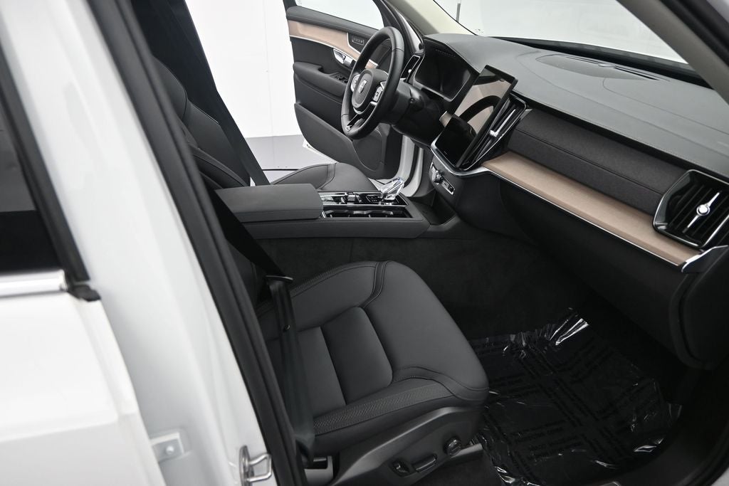 2025 Volvo XC90 B5 Plus 2025.5