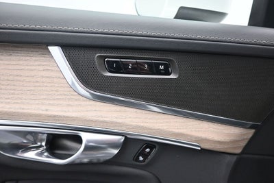 2025 Volvo XC90 B5 Plus 2025.5