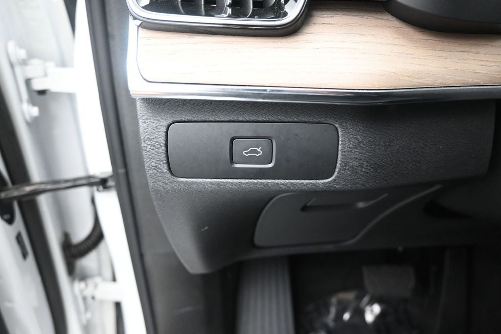 2025 Volvo XC90 B5 Plus 2025.5