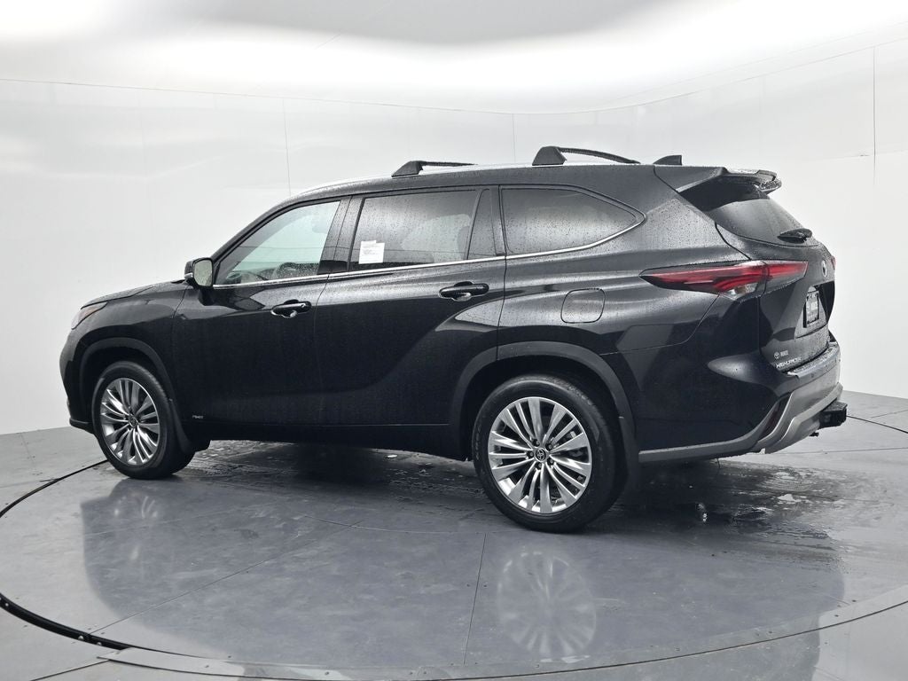 2026 Toyota Highlander Hybrid Platinum