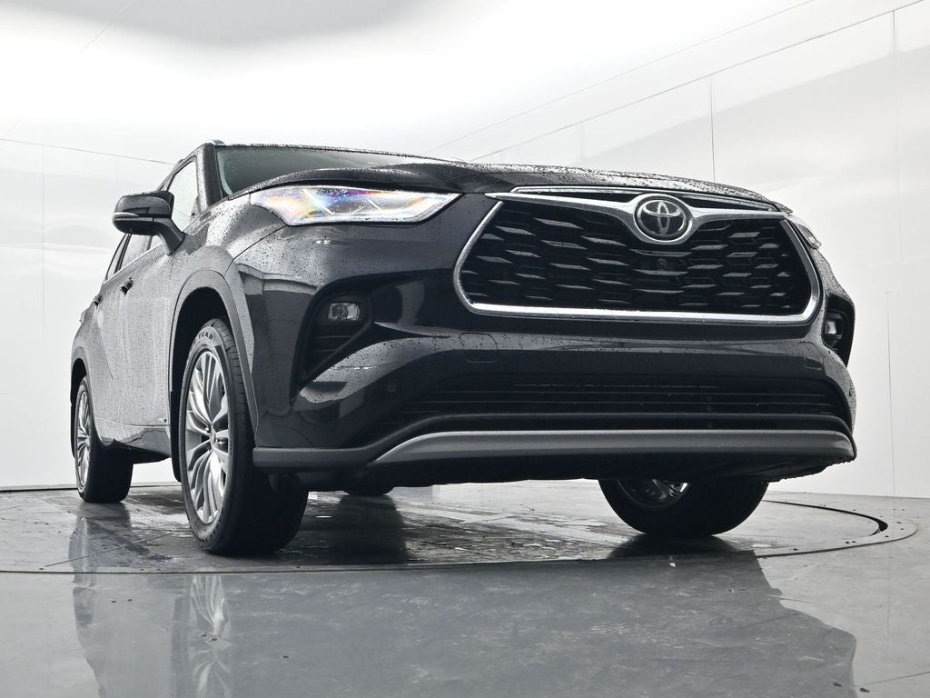 2026 Toyota Highlander Hybrid Platinum