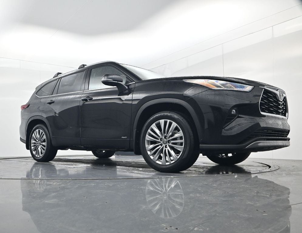 2026 Toyota Highlander Hybrid Platinum