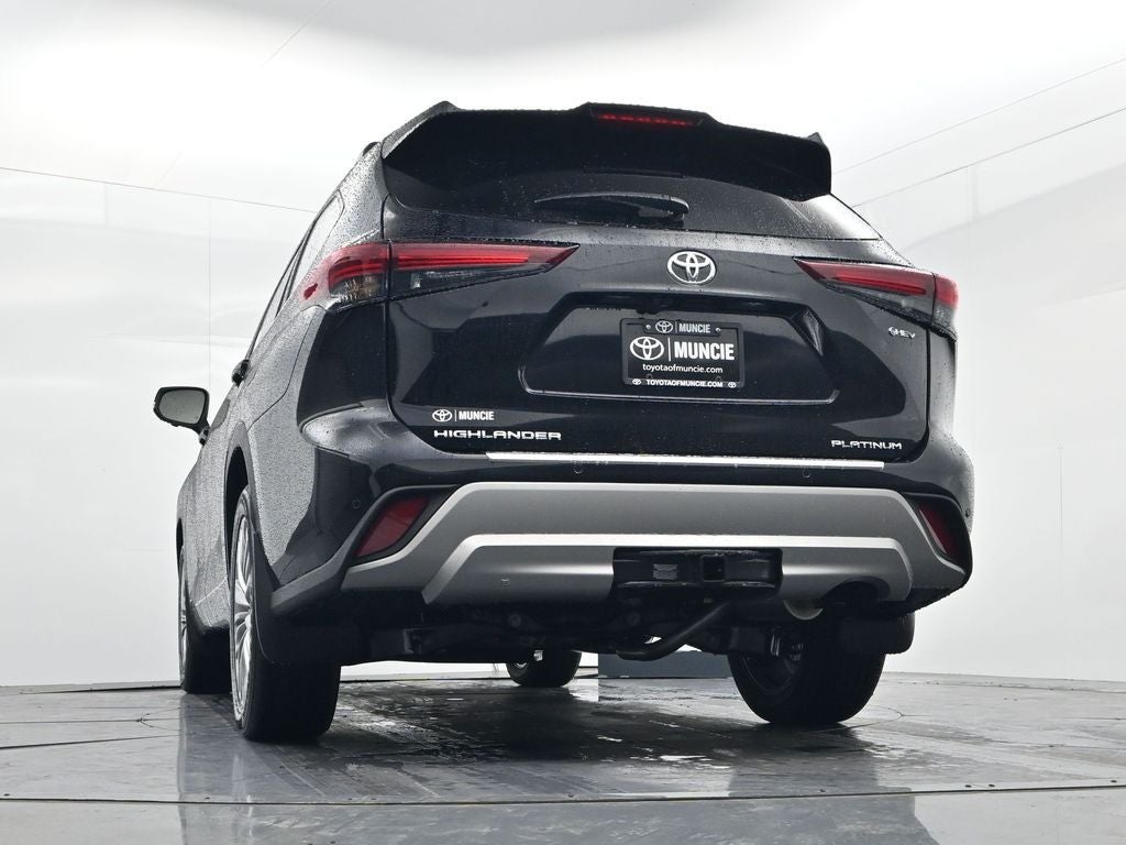 2026 Toyota Highlander Hybrid Platinum