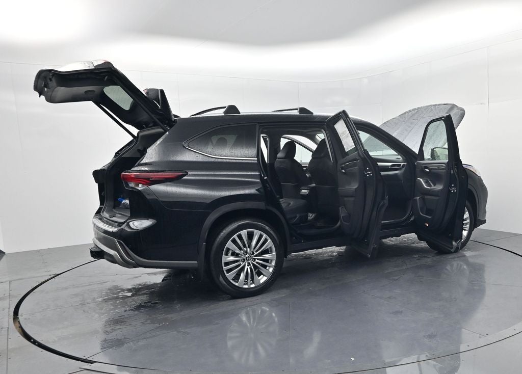 2026 Toyota Highlander Hybrid Platinum