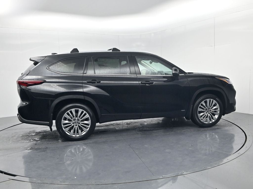 2026 Toyota Highlander Hybrid Platinum