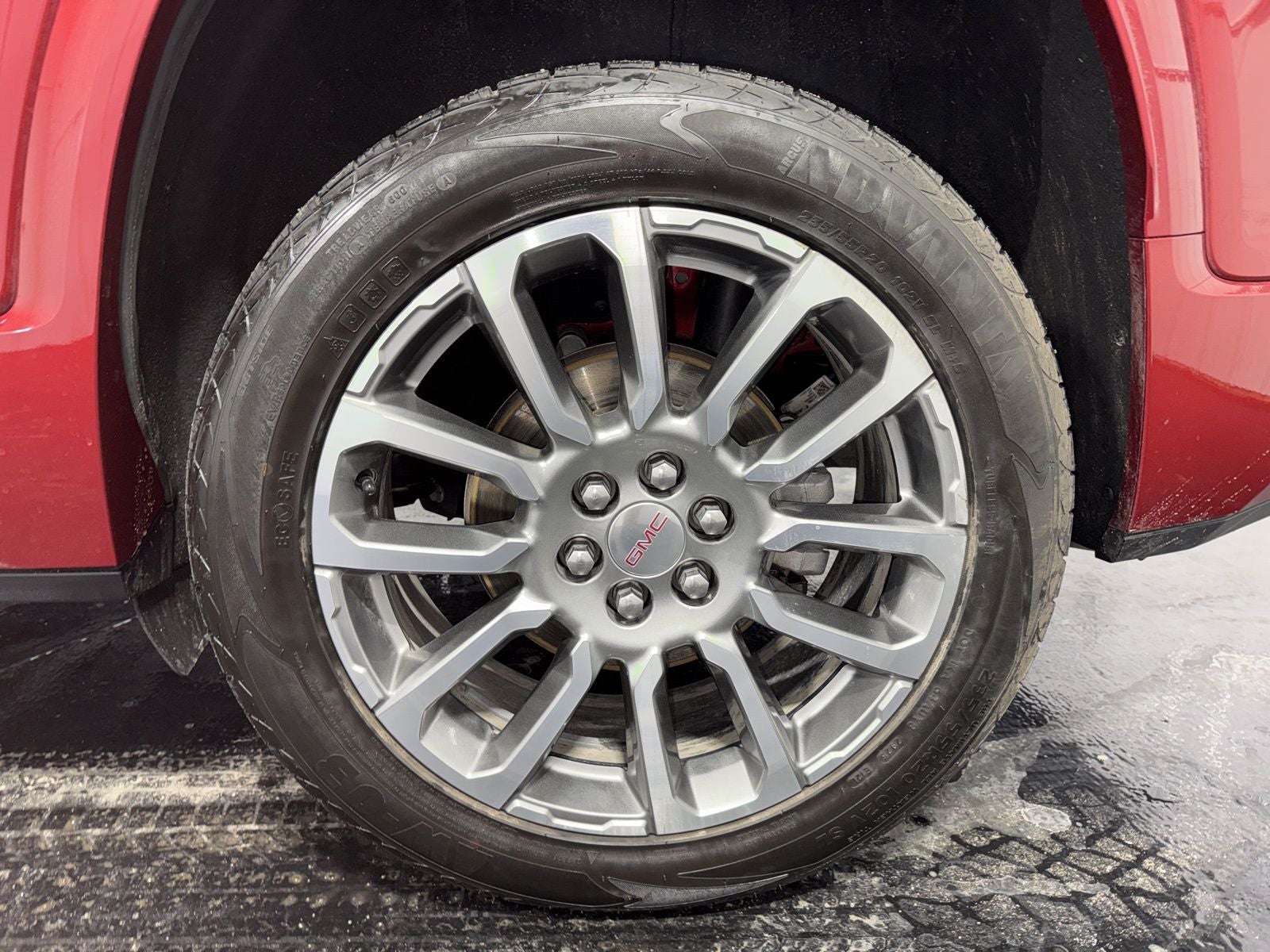 2022 GMC Acadia Denali