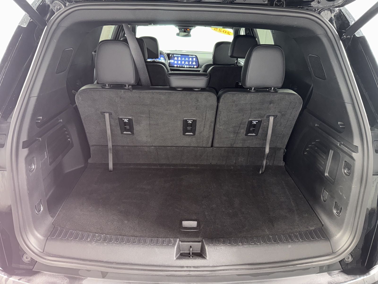 2025 Chevrolet Traverse LT 2LT