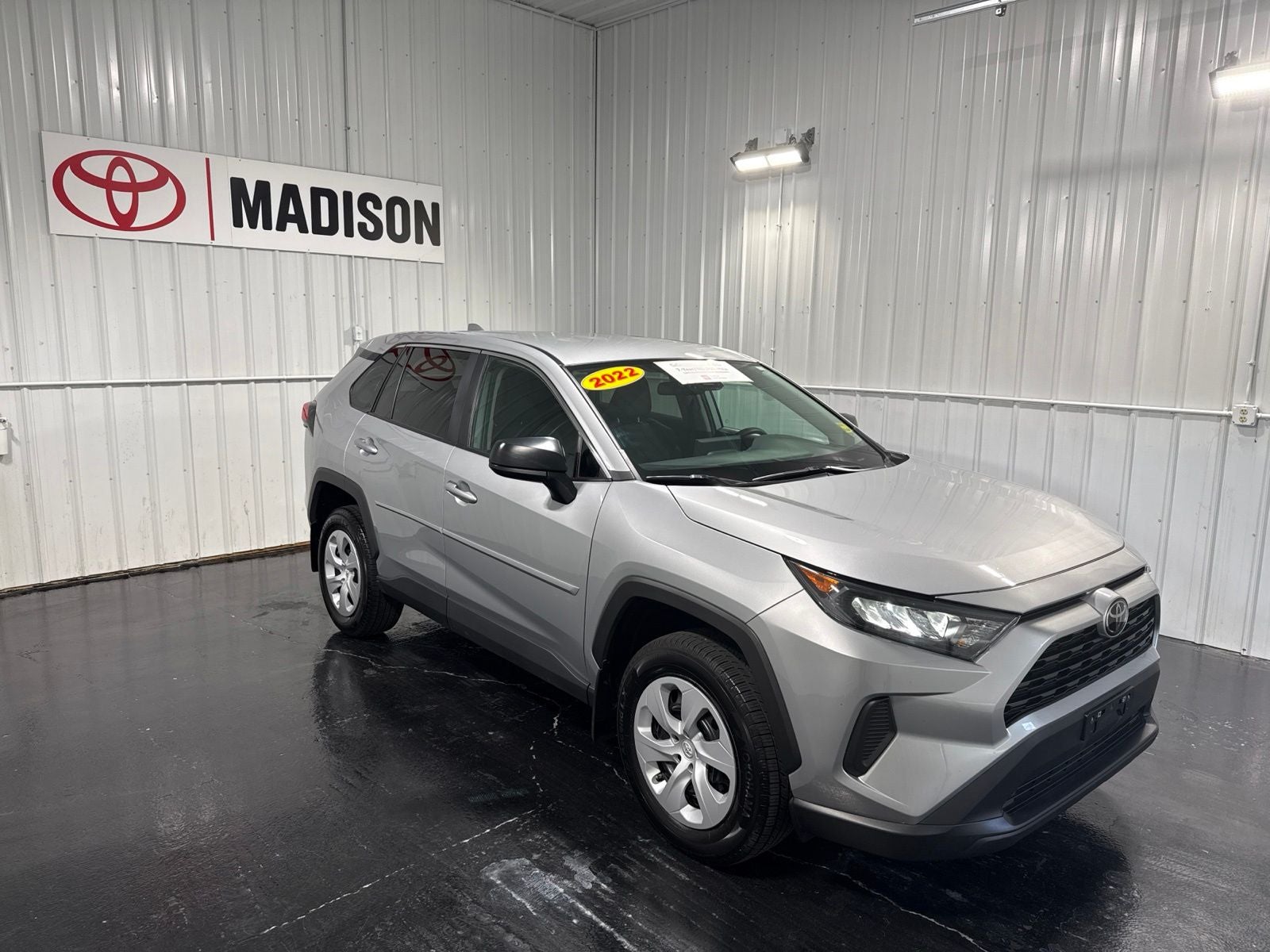2022 Toyota RAV4 LE