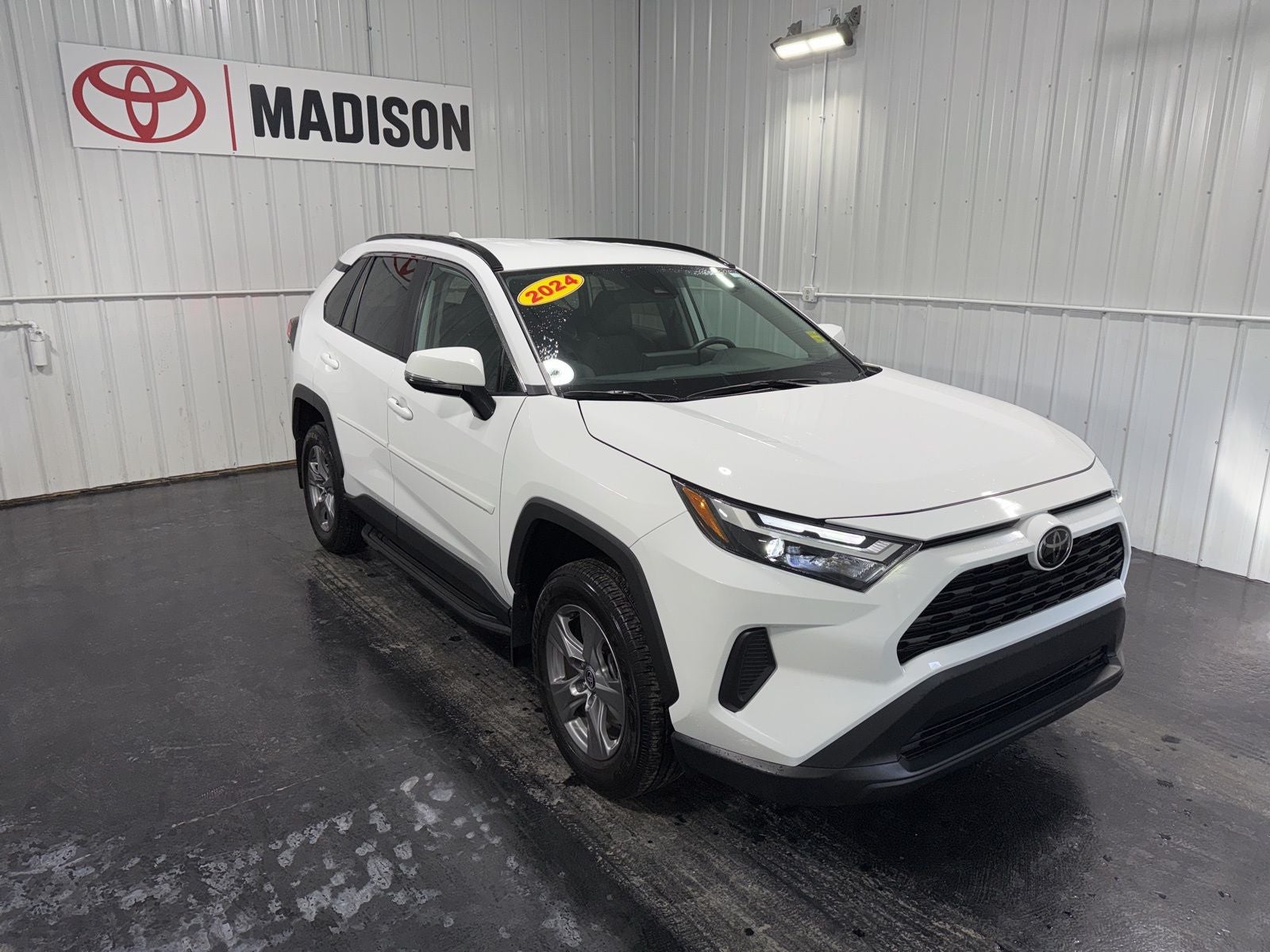 2024 Toyota RAV4 XLE