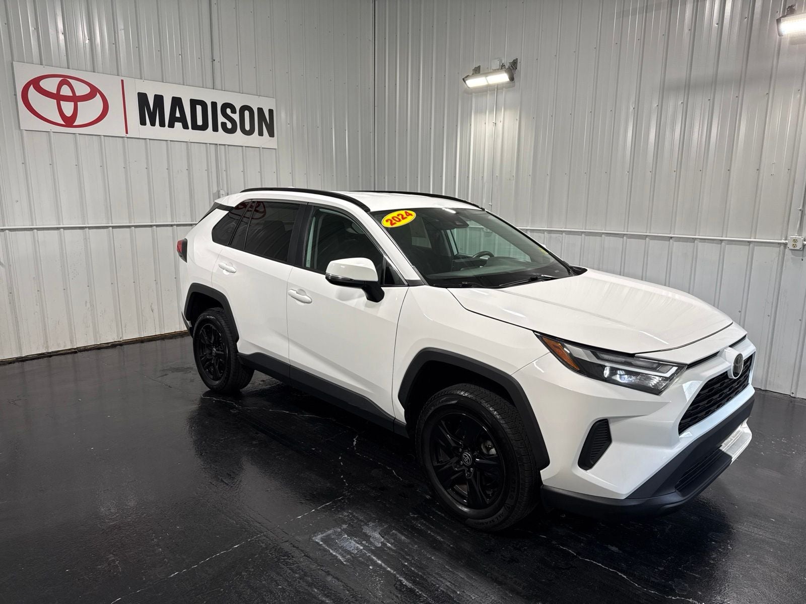 2024 Toyota RAV4 XLE