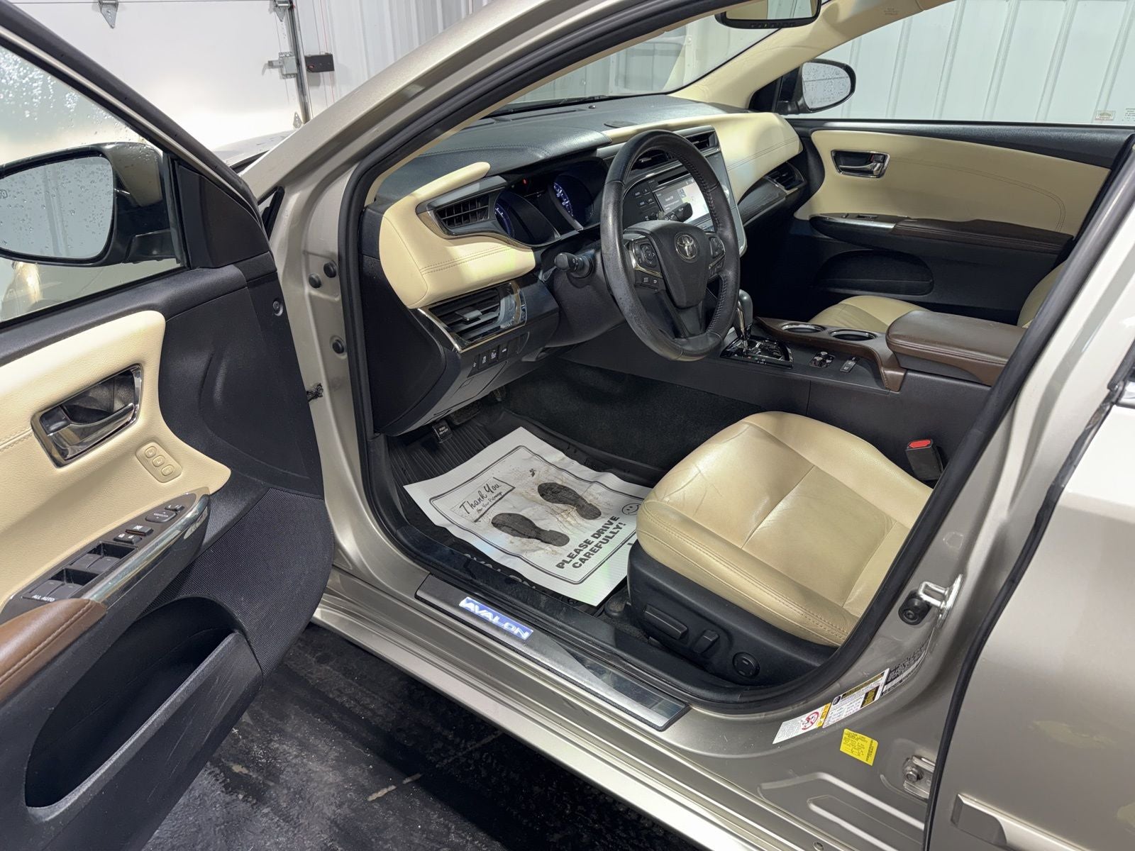 2018 Toyota Avalon Hybrid XLE Premium