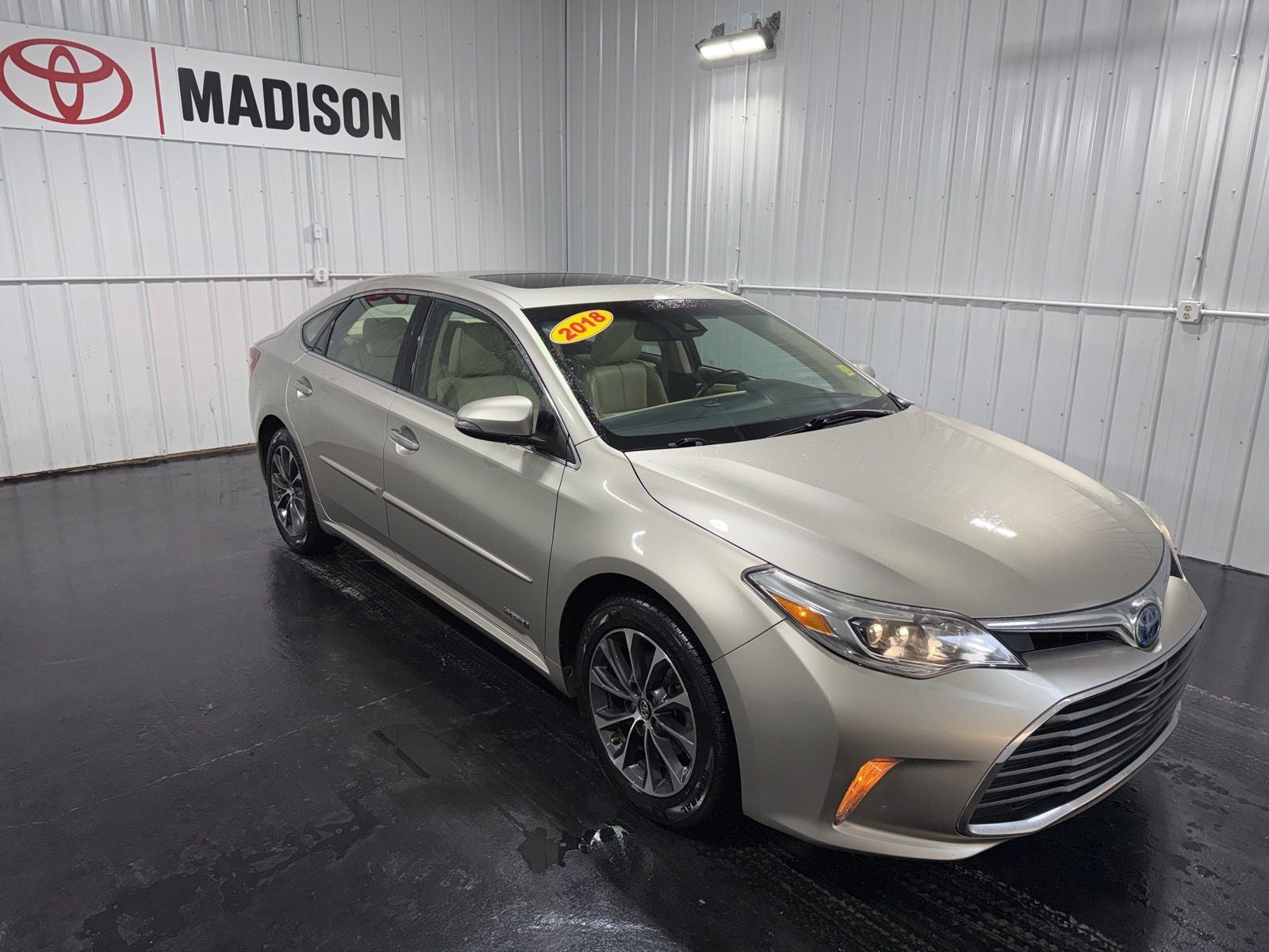 2018 Toyota Avalon Hybrid XLE Premium