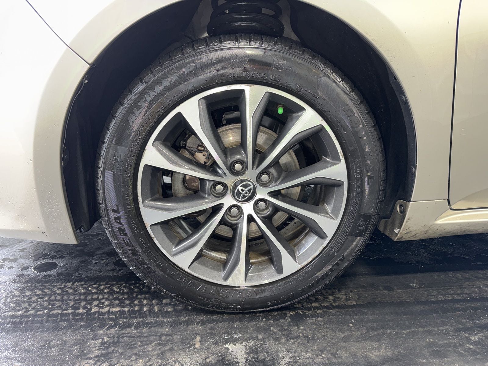 2018 Toyota Avalon Hybrid XLE Premium