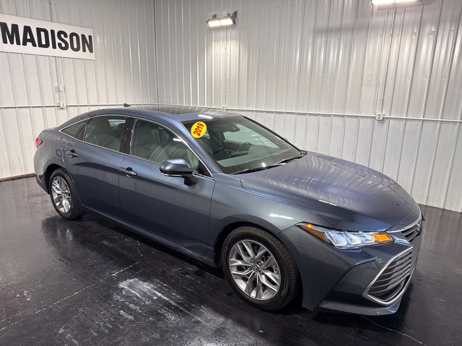 2019 Toyota Avalon XLE