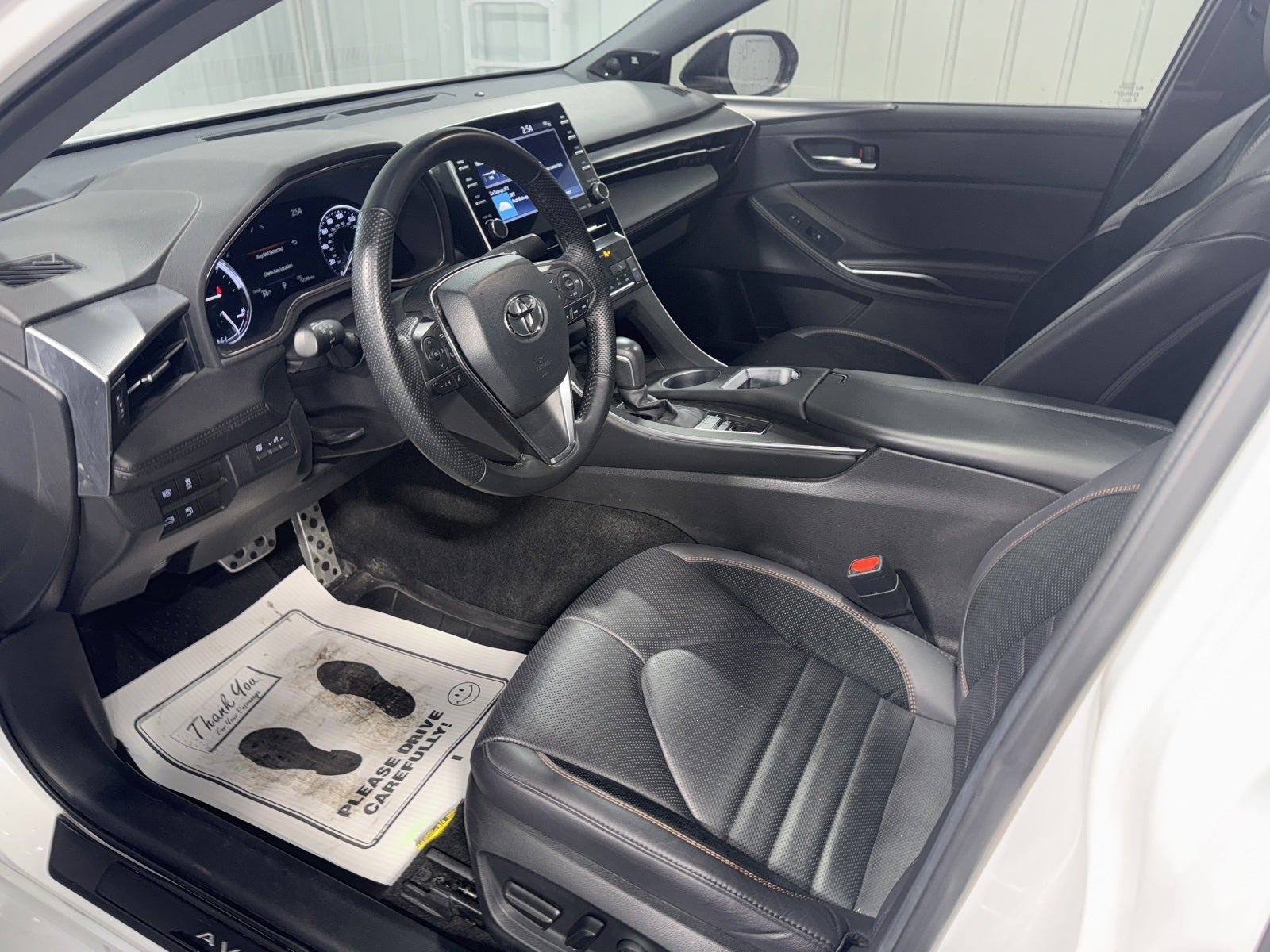 2022 Toyota Avalon Hybrid XSE