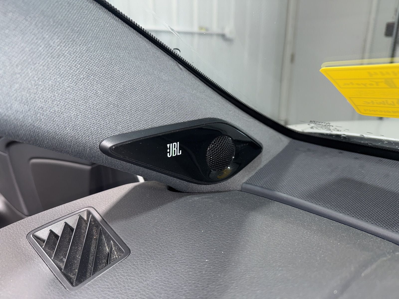 2022 Toyota Avalon Hybrid XSE