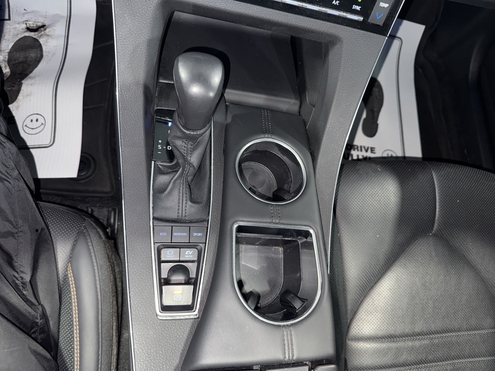 2022 Toyota Avalon Hybrid XSE