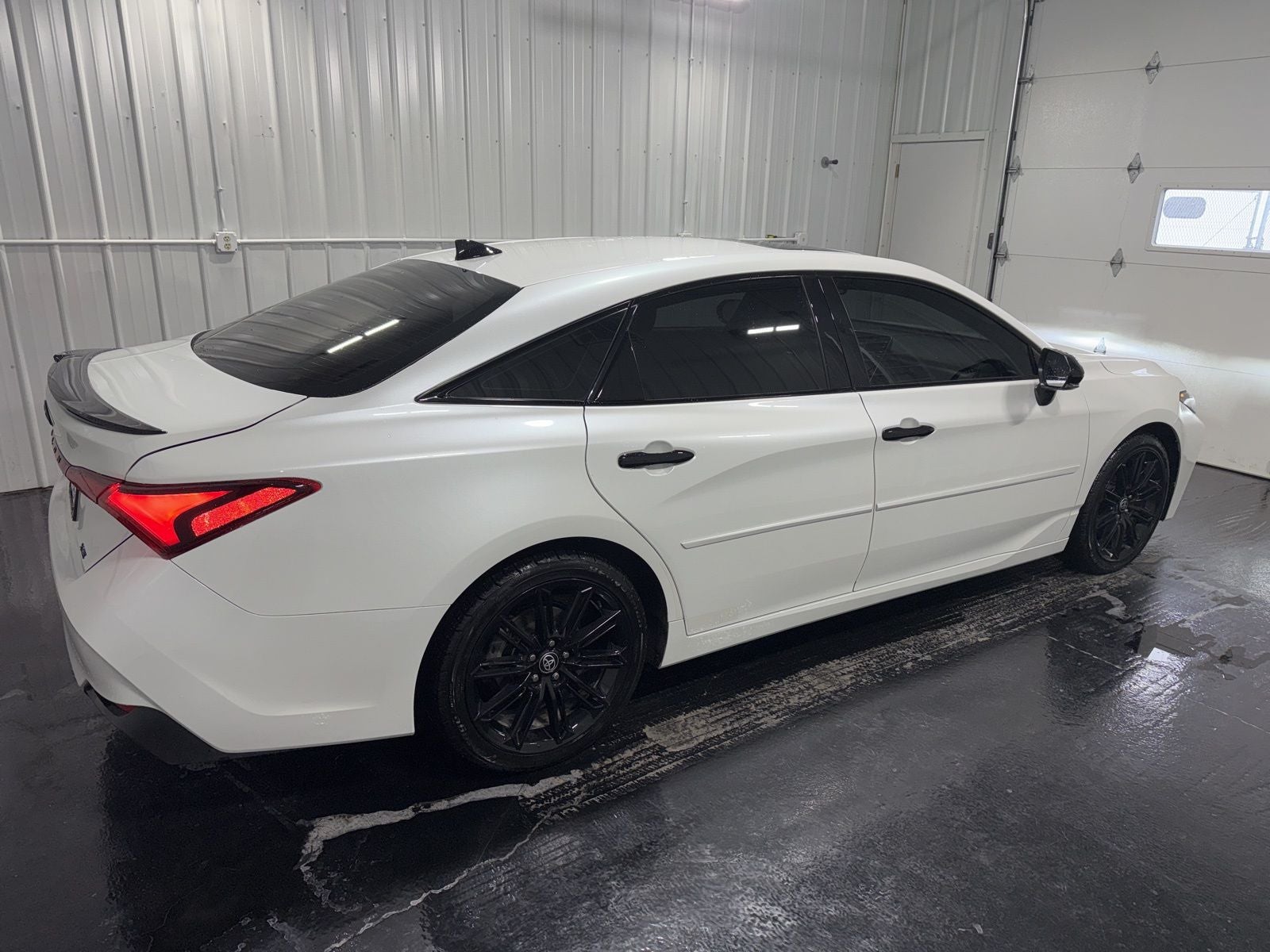 2022 Toyota Avalon Hybrid XSE