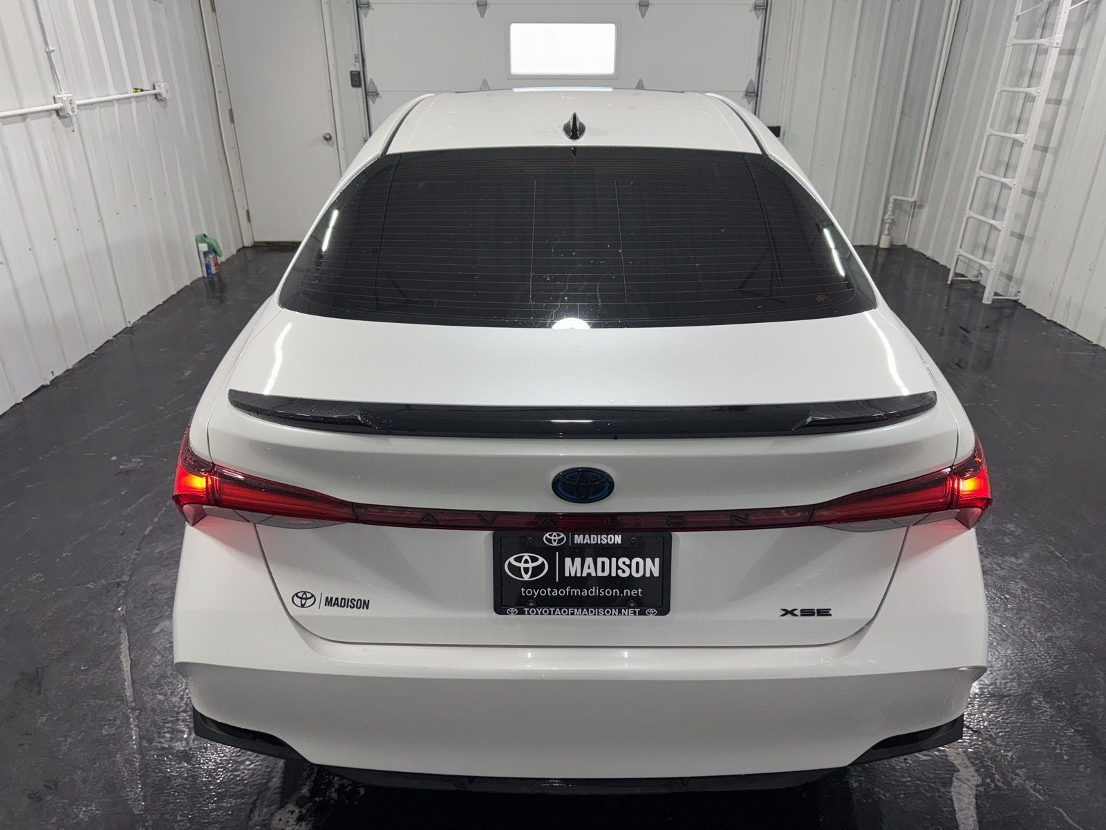 2022 Toyota Avalon Hybrid XSE
