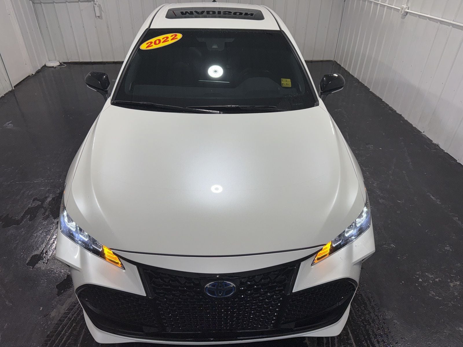 2022 Toyota Avalon Hybrid XSE