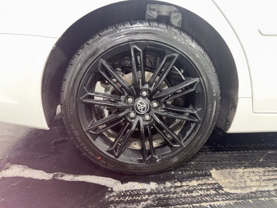 2022 Toyota Avalon Hybrid XSE