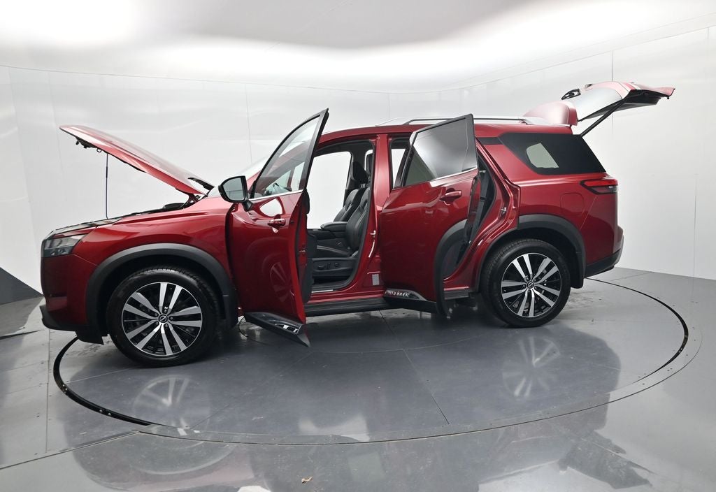 2024 Nissan Pathfinder Platinum