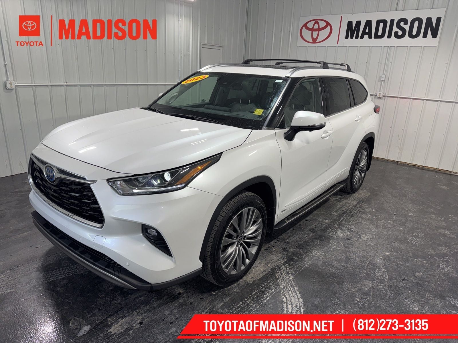 2023 Toyota Highlander Hybrid Platinum