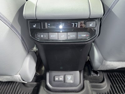 2023 Toyota Highlander Hybrid Platinum